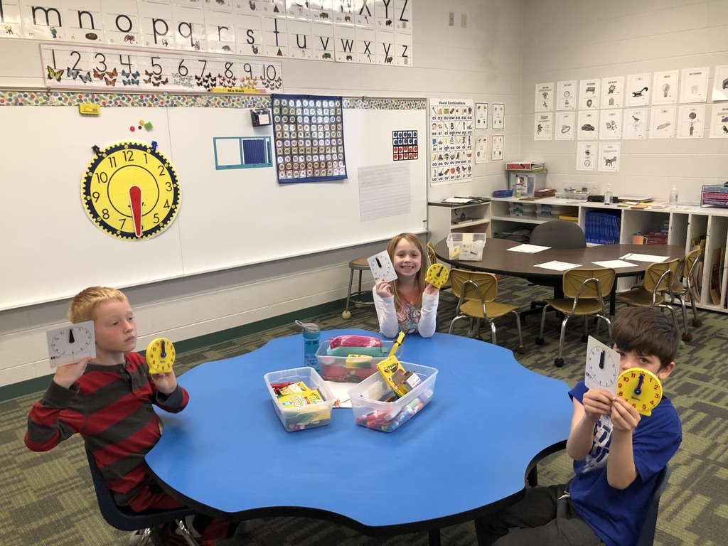 Florence 1st grades students learning to tell time