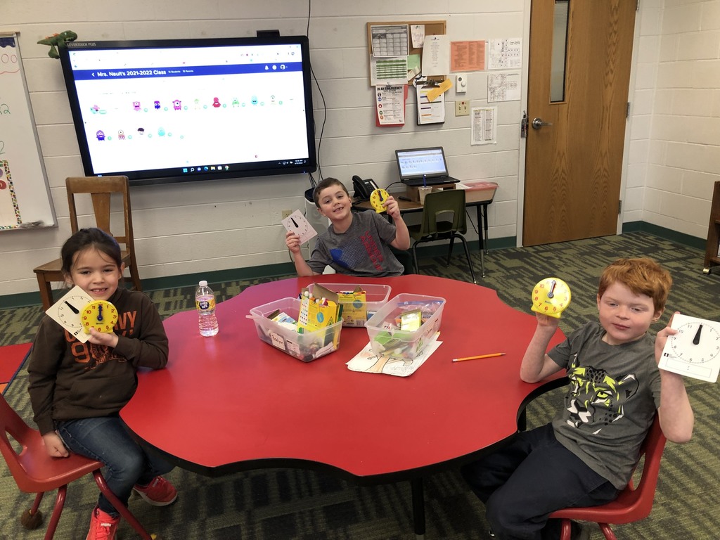 Florence 1st grades students learning to tell time
