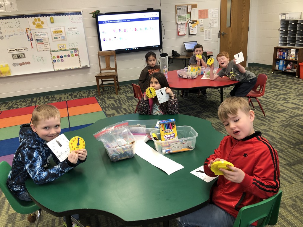 Florence 1st grades students learning to tell time