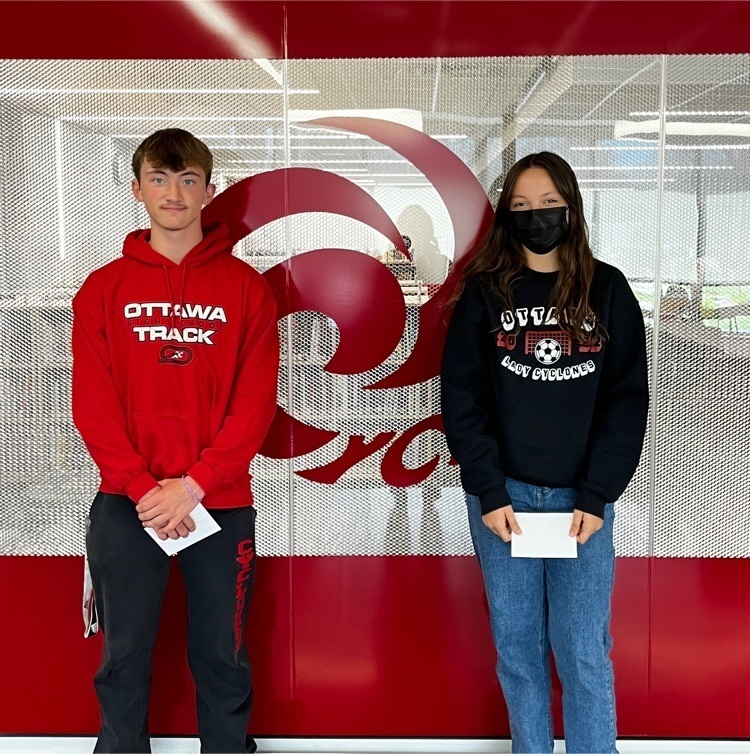 students in front of Cyclone