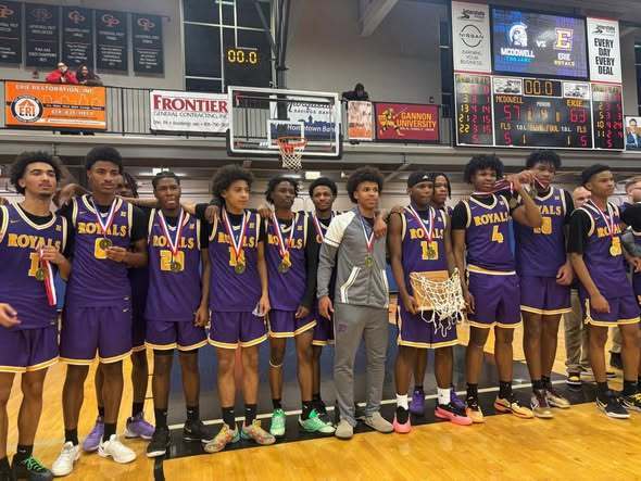 Erie High Royals team photo.