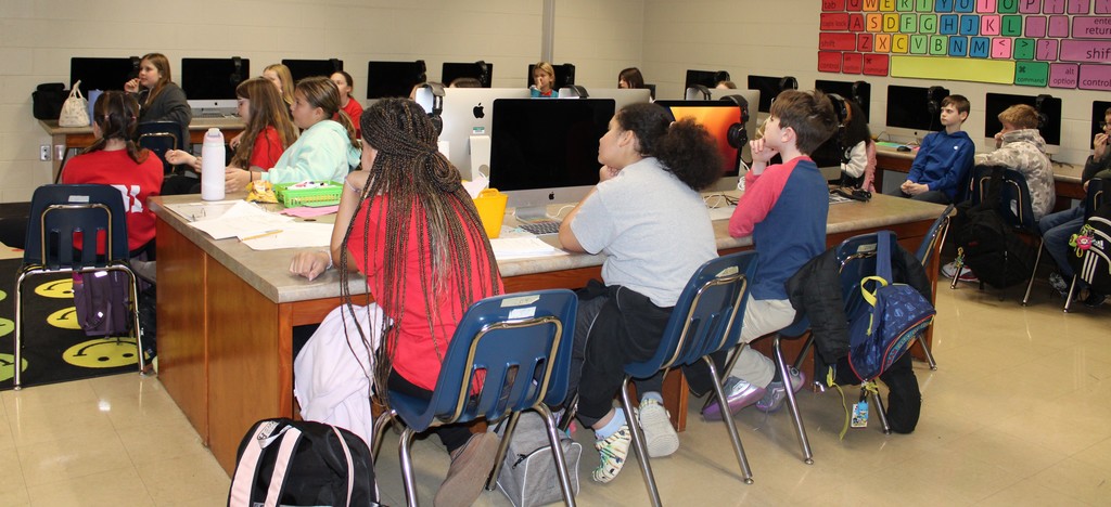 Today, Mayor Barry Akin had the opportunity to visit Atoka Elementary School and spend time with the Student Council — and what a great visit it was!  Mayor Akin shared how local government works right here in the Town of Atoka, what a typical day looks like as Mayor, and some of the challenges and successes that come with serving our community. From budgets and public safety to roads and parks, students got a behind-the-scenes look at how decisions are made and how teamwork keeps our town running.  The students were incredibly interactive, asked thoughtful and insightful questions, and showed a genuine interest in how they can make a difference — both now and in the future. It’s always encouraging to see young leaders so engaged and eager to learn!  Thank you to Atoka Elementary for the warm welcome and to the Student Council for being such outstanding representatives of your school. The future of Atoka is bright! 🌟🏫 #AtokaTN #FutureLeaders #CivicEngagemen