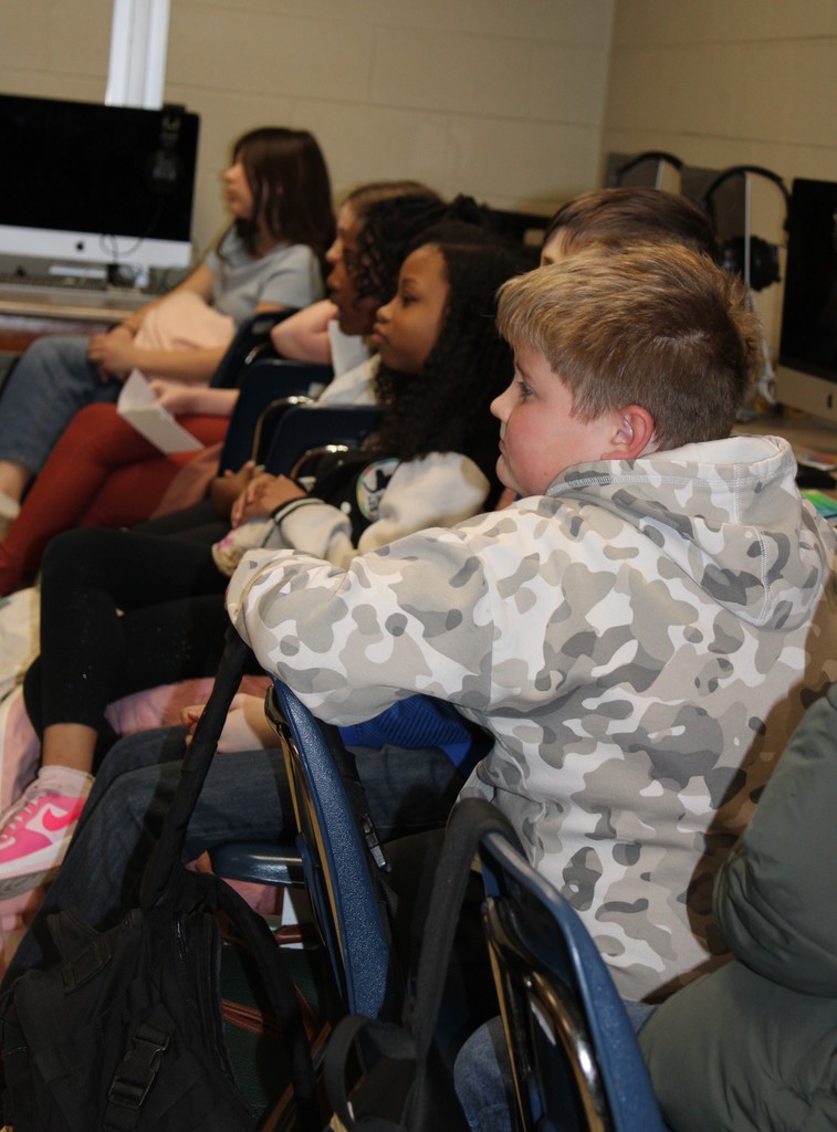 Today, Mayor Barry Akin had the opportunity to visit Atoka Elementary School and spend time with the Student Council — and what a great visit it was!  Mayor Akin shared how local government works right here in the Town of Atoka, what a typical day looks like as Mayor, and some of the challenges and successes that come with serving our community. From budgets and public safety to roads and parks, students got a behind-the-scenes look at how decisions are made and how teamwork keeps our town running.  The students were incredibly interactive, asked thoughtful and insightful questions, and showed a genuine interest in how they can make a difference — both now and in the future. It’s always encouraging to see young leaders so engaged and eager to learn!  Thank you to Atoka Elementary for the warm welcome and to the Student Council for being such outstanding representatives of your school. The future of Atoka is bright! 🌟🏫 #AtokaTN #FutureLeaders #CivicEngagemen