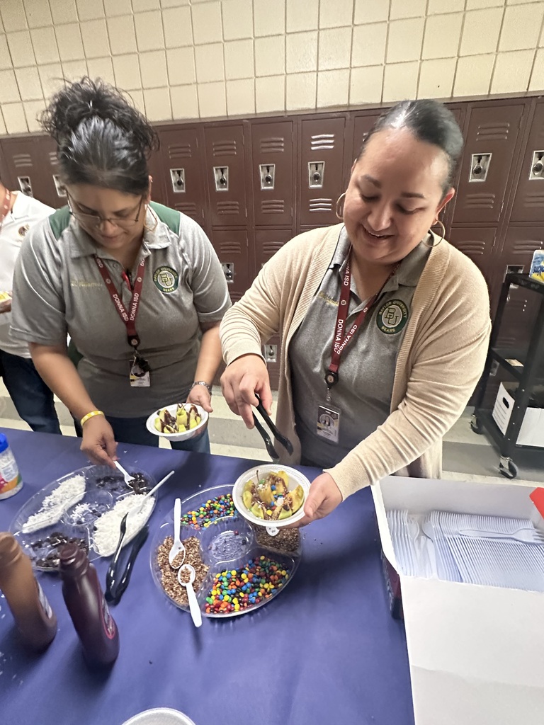 teachers adding toppings to apple reward