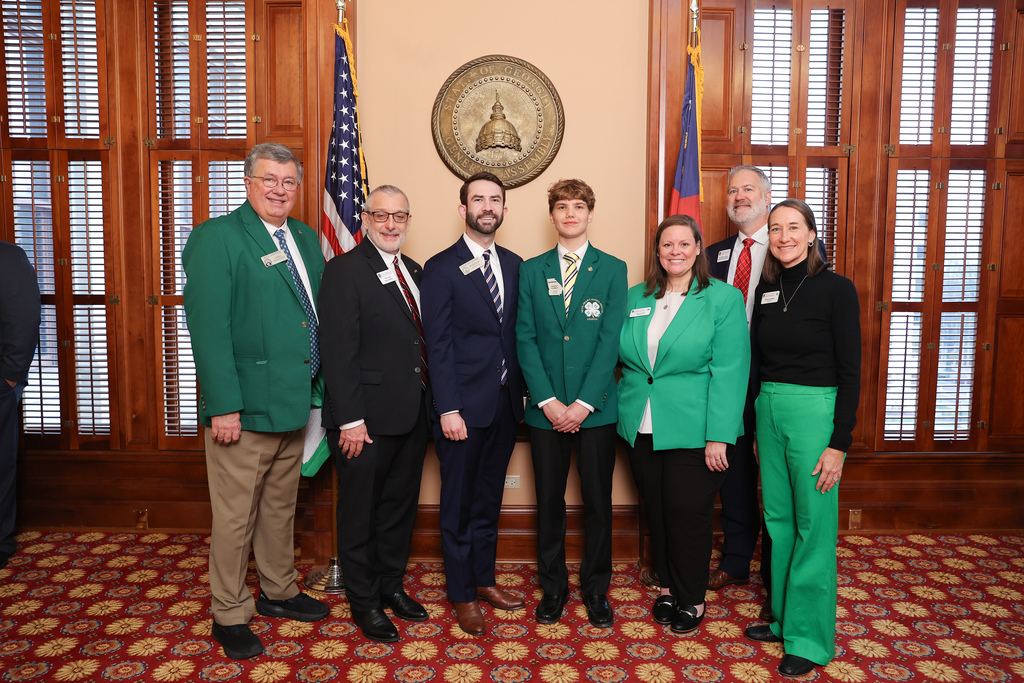 PCHS' Robet Thomas addresses the Georgia Senate and the Georgia House of Representatives during Georgia 4‑H Day