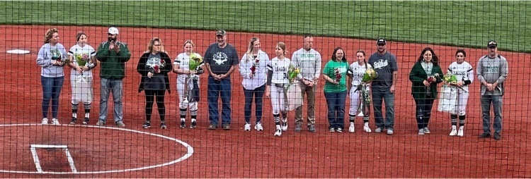 2022 Dragon softball seniors