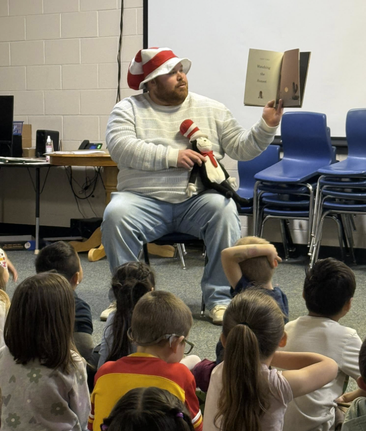Harper Elementary wrapped up Read Across America with a special visit from Mr. Wilcox! 📚✨ Thank you for being such a great sport, getting into character, and making us all smile while sharing a story with our students. We appreciate your willingness to join the fun and help make reading such a memorable experience for our kids!