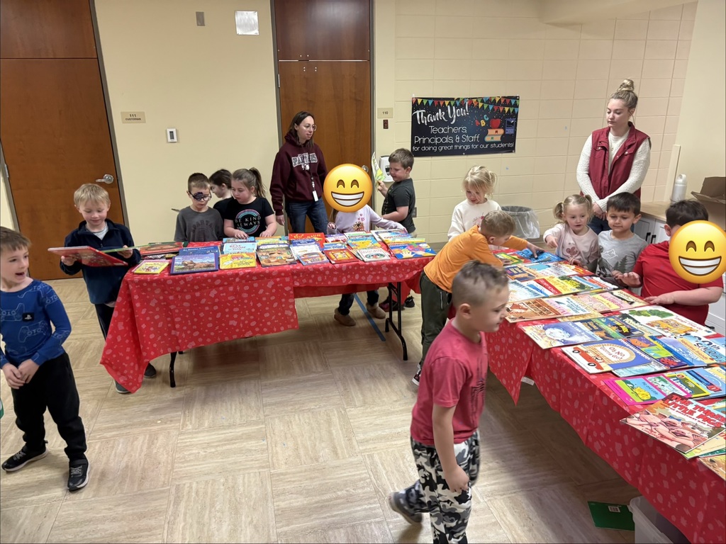 MV Students at book swap