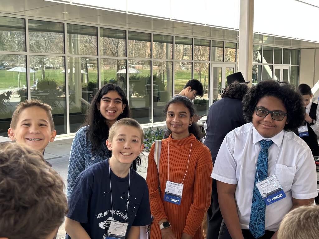 5 NSA students at science fair