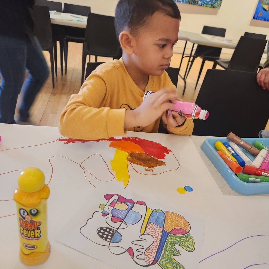 Kids making colorful art. 
