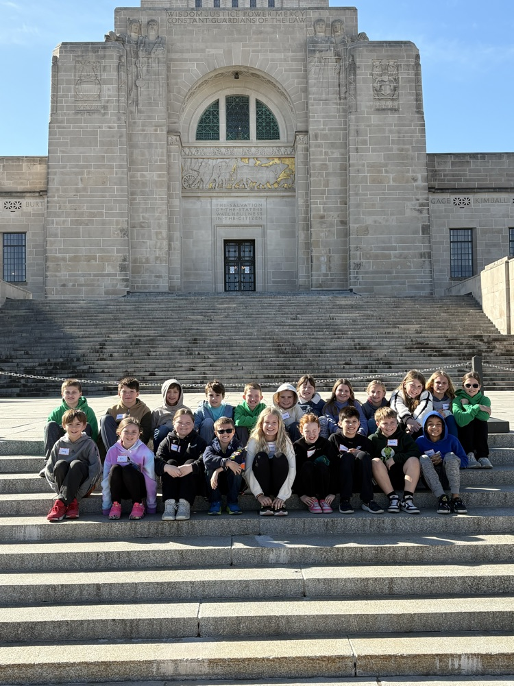 Mr. Pryor’s 4th grade class visiting the Capitol this morning!