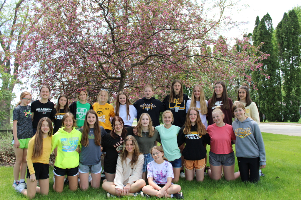 7th grade girls track group photo