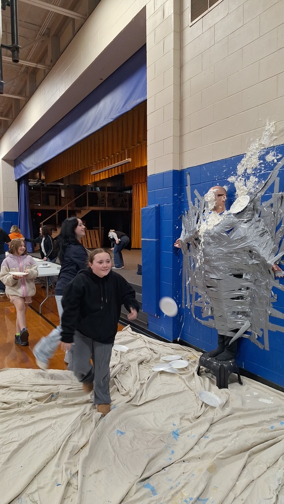 Look at those pies fly!