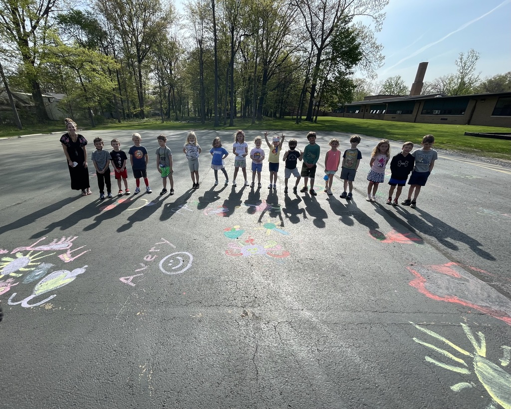 Mrs. Bragg's Kindergarten Class May 2022