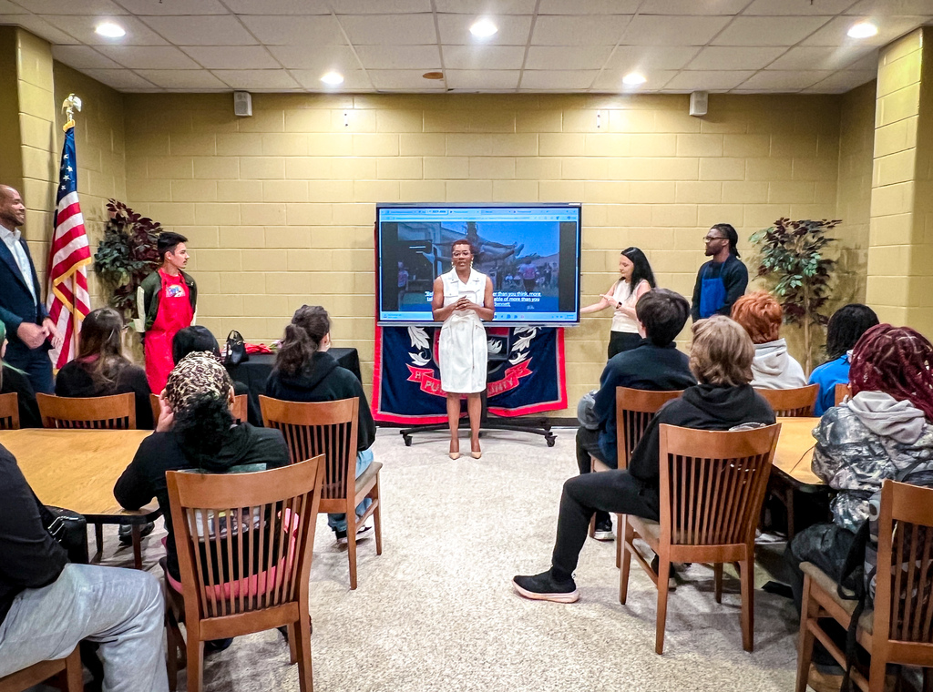 Thomaesa Bailey Alumni visit to PCHS