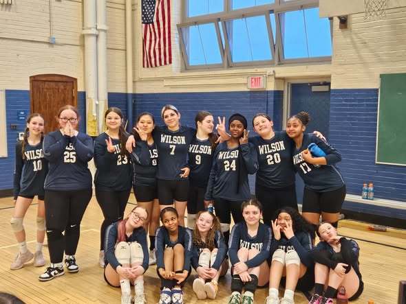 Students on the Wilson Middle School team is posing. 