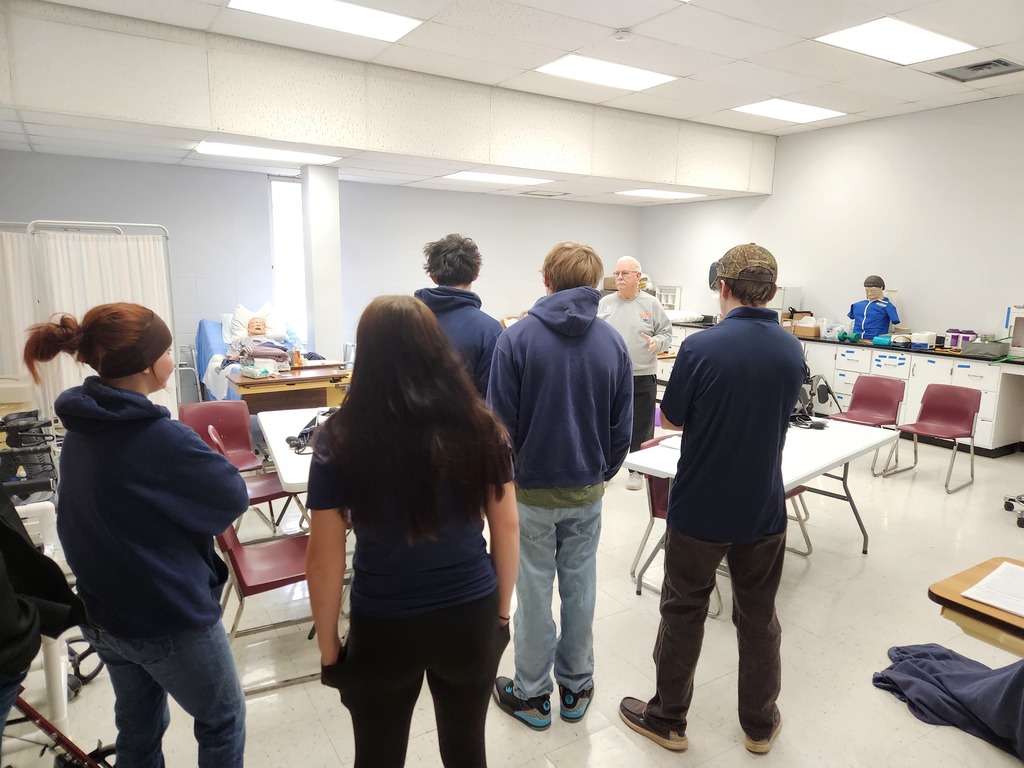JAG Students observing the CNA lab at Tarkio Tech.