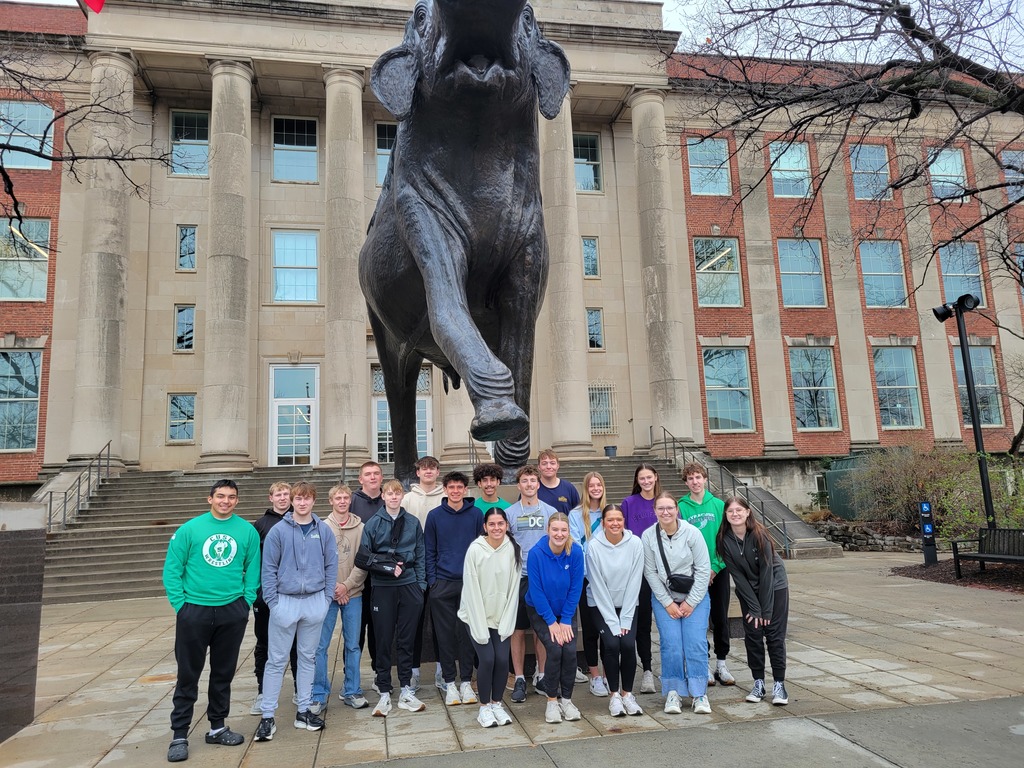 students outside Morrill Hall 