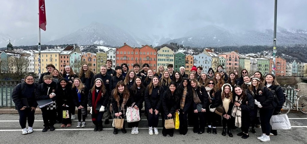 Choir Students posing as a group 