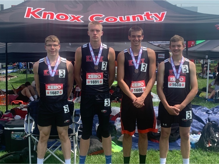 Boys 4x800 relay
