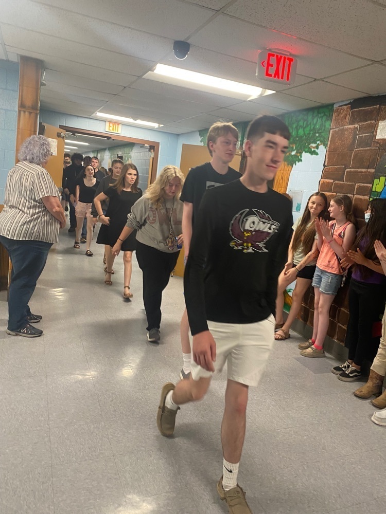 Senior class of 2022 doing walkthrough at OCES