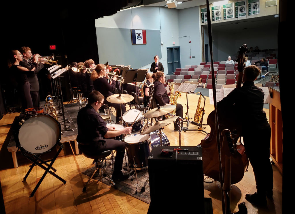 MPHS Jazz band takes the stage