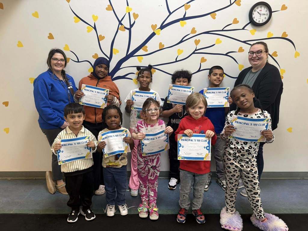 Full Group Picture of Principal 100 Club Winners!