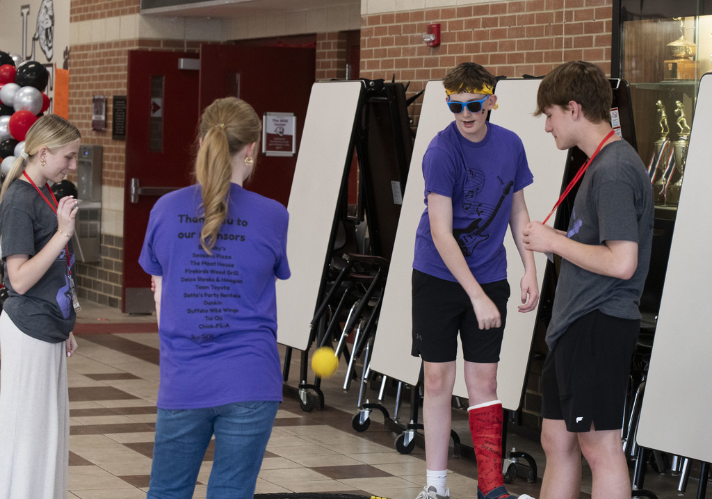Students playing spikeball
