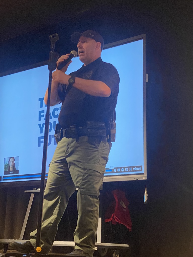 Deputy Haire speaking about the dangers of drug abuse and vaping