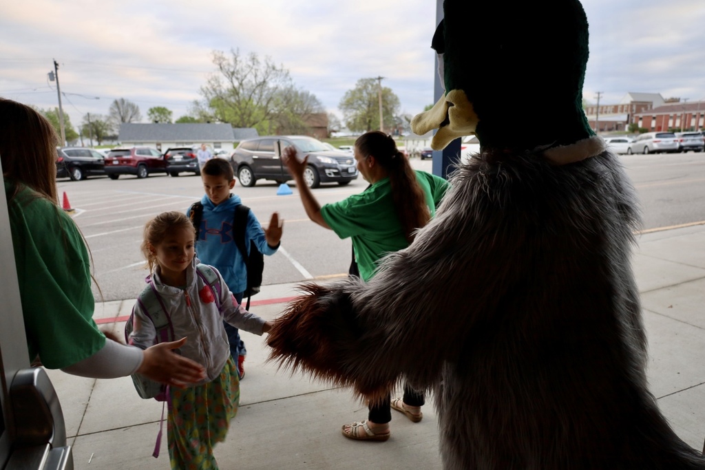 Central Bank High Five Students