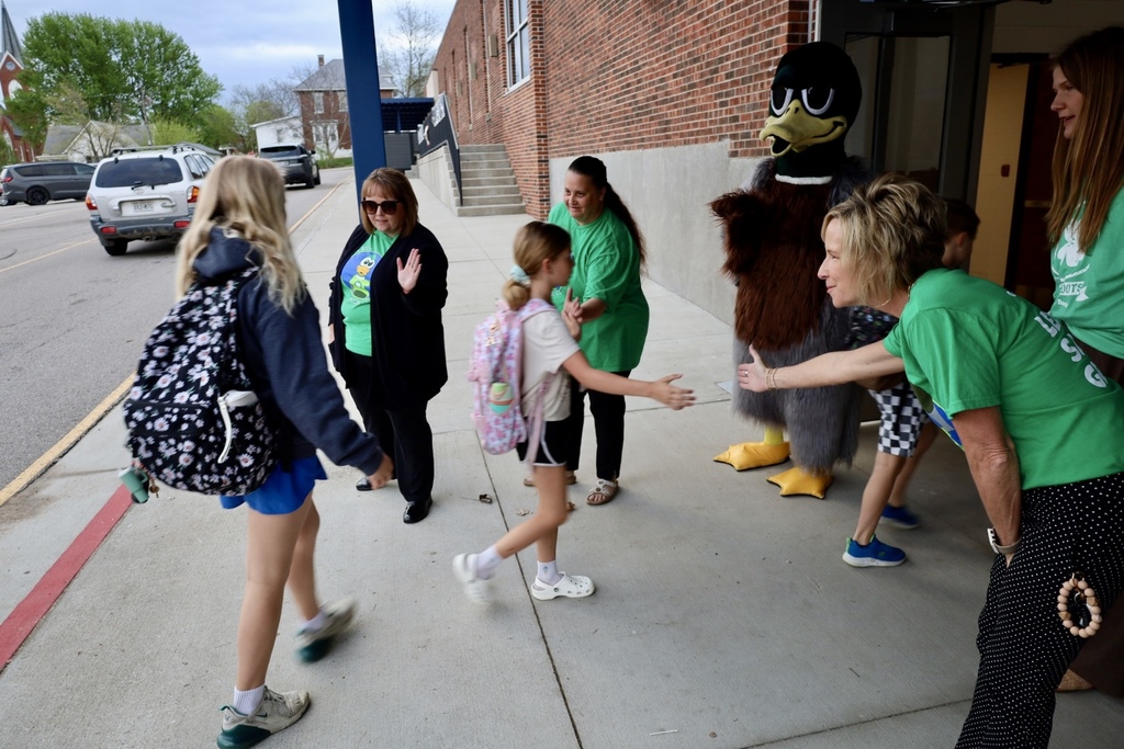 Central Bank High Five Students