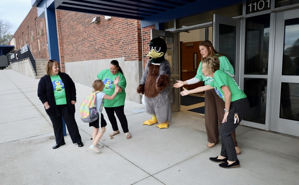 Central Bank High Five Students