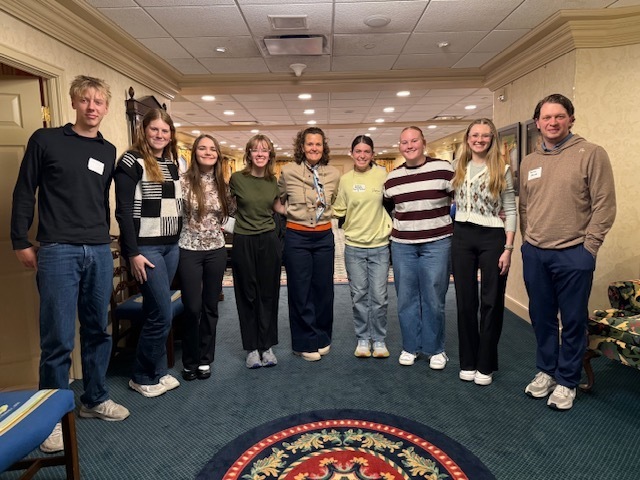 Senator Jana Hughes meets with SHS Sophomores at GFWC NFWC Sophomore Pilgrimage at Governor’s Mansion