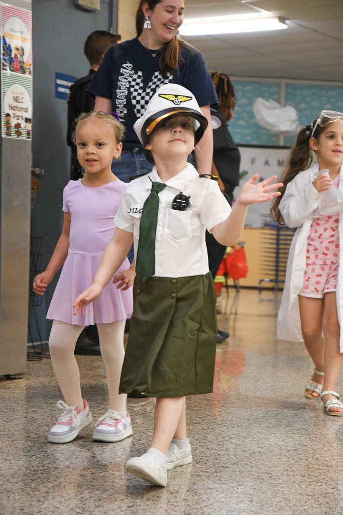 student dressed up as a pilot
