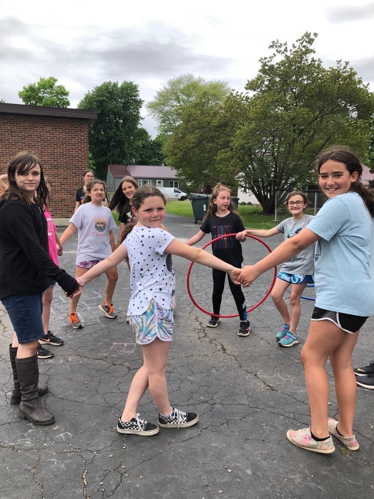 kids with hula hoops