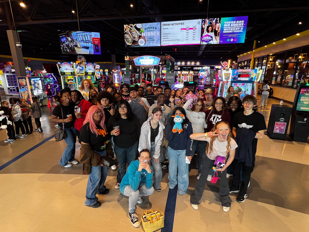 woshs student council group photo at Main Event