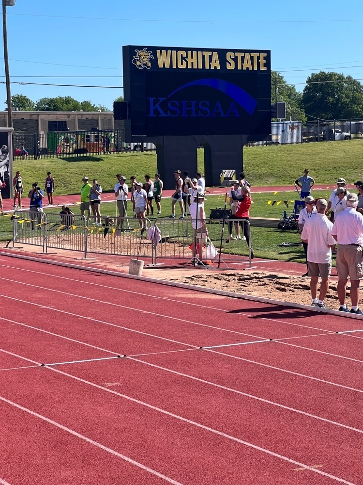 girl long jumping 