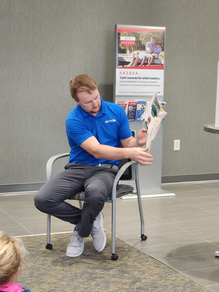 2nd Grade Visits Iowa State Bank