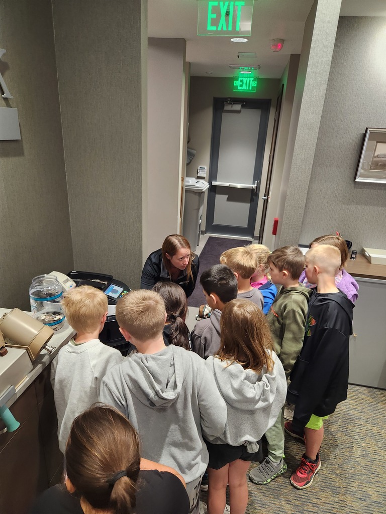 2nd Grade Visits Iowa State Bank
