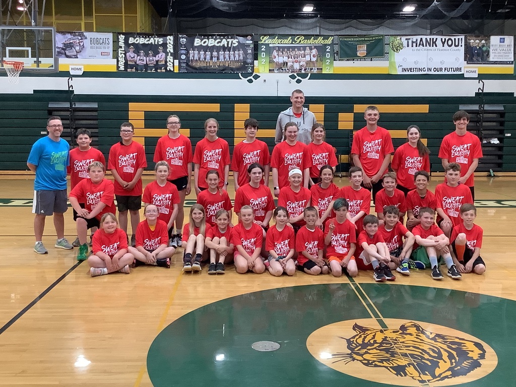 Students at Brian Butch basketball camp