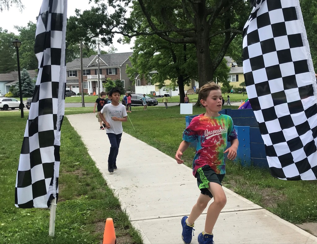 Jefferson students cross finish line of Jaguar Jog