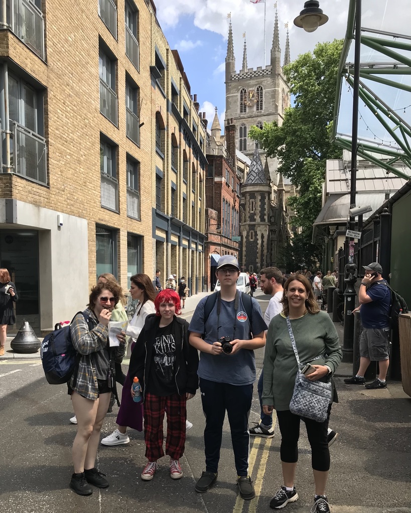 Florence Students traveling to England, Ireland and Scottland