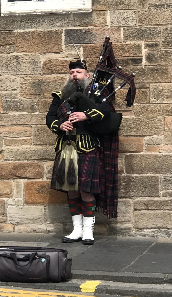 Florence Students traveling to England, Ireland and Scottland