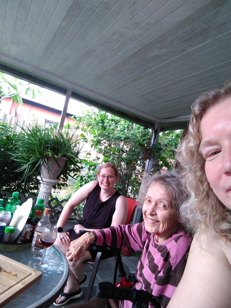 Mrs Wille, her mom and daughter in Florida