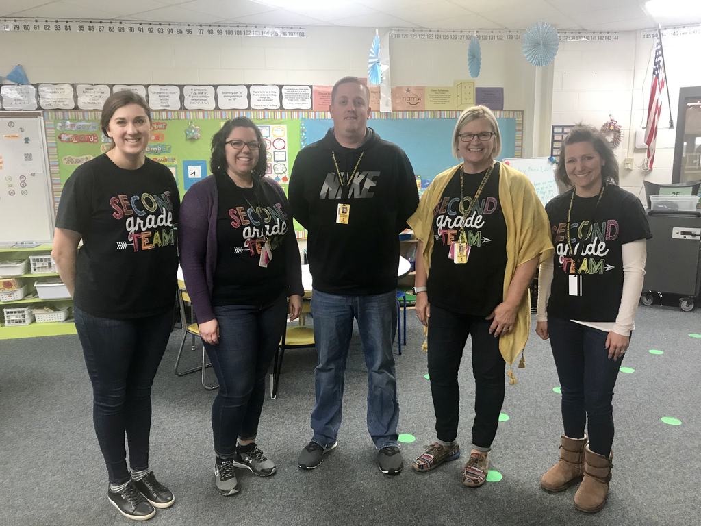 MP East Elementary 2nd Grade welcomed guest teacher for the day, MP High School Principal @strick_jay while teacher @mrsfishers2A enjoyed a day off! 😎#comeagain #funFriday #mphawks @TeamSimonMPE @mrsbell2nd