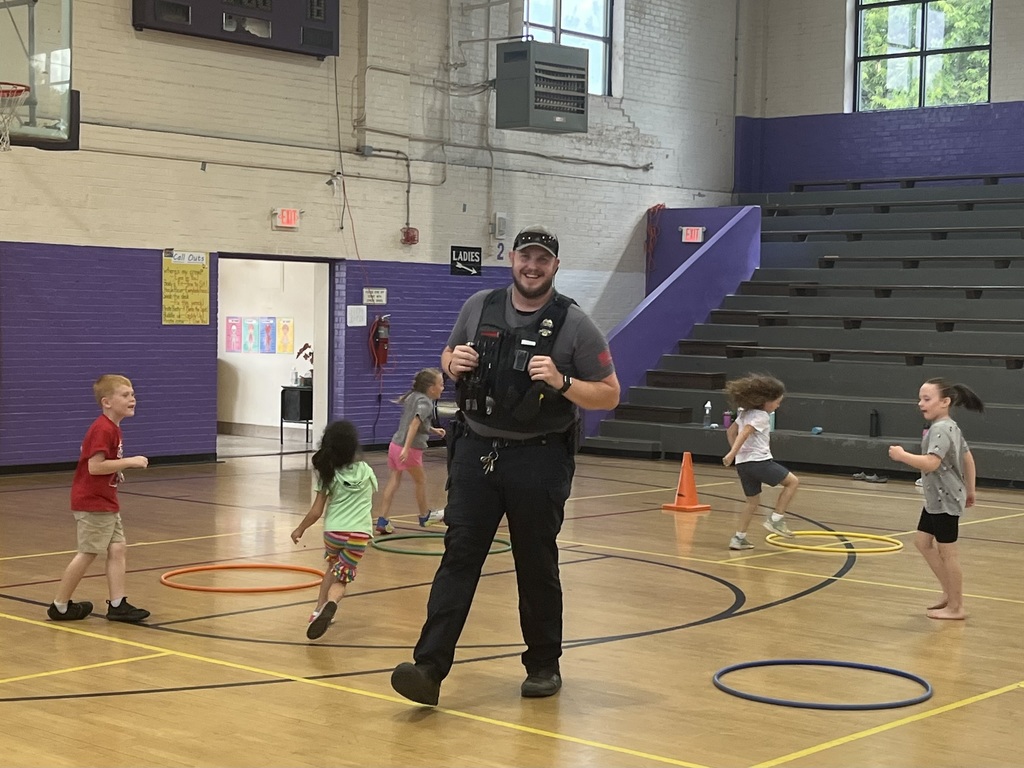 Officer Hudson and 1st Graders