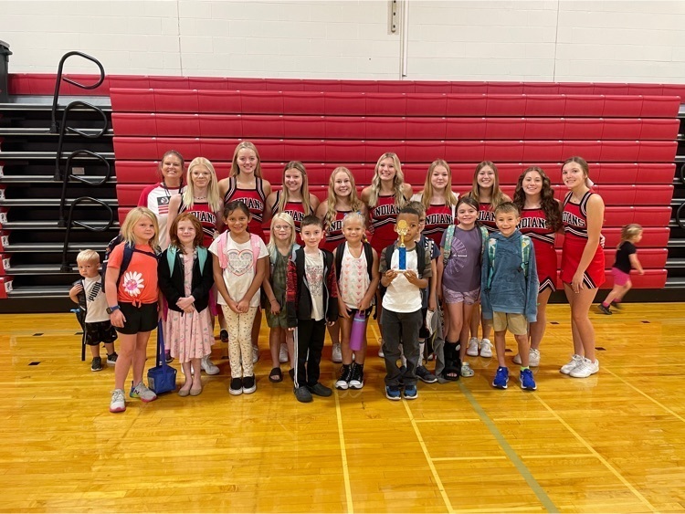 cheerleaders with 2nd graders 