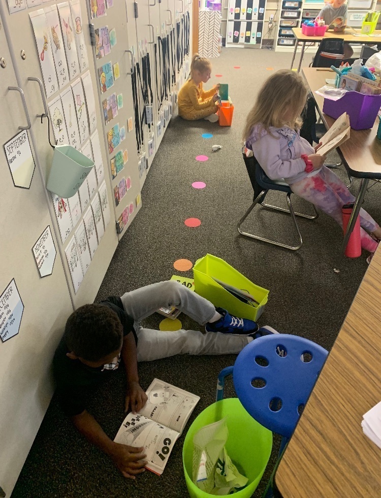 1st graders reading