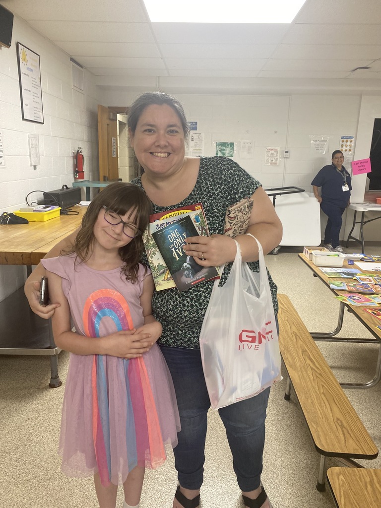 family reading night photo