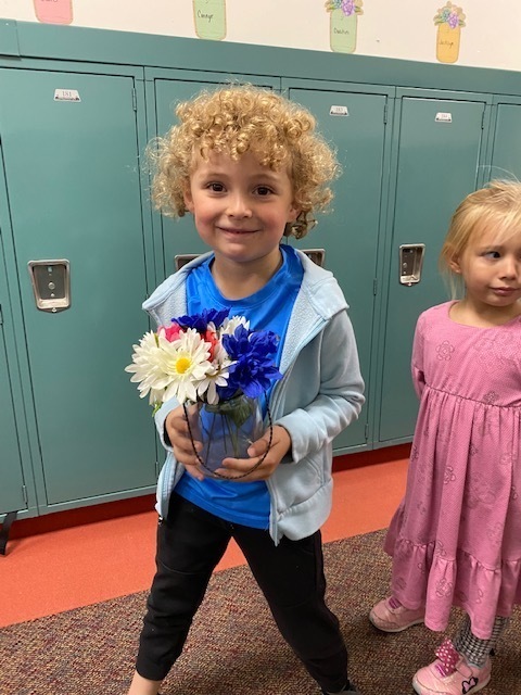 Bennett holds the kindness jar!